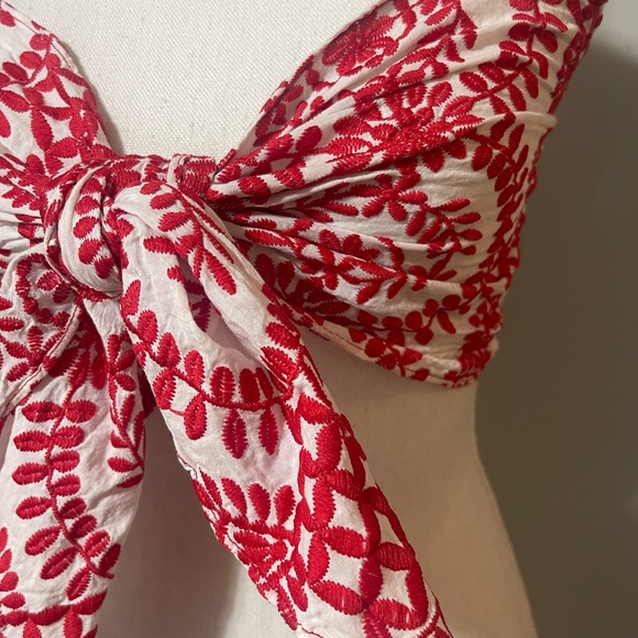 Gorgeous red embroidered tie front crop tank - Picture 4 of 4